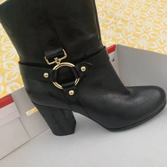 Guess Black Heeled boots - size 8